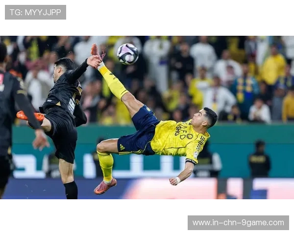 C罗强势反插接球甩开追防，展现足球的极致魅力