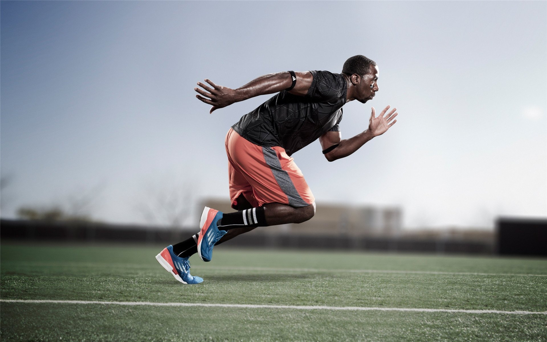 九游下载官网-“武汉马拉松：选手们挑战极限，拼尽全力冲刺”